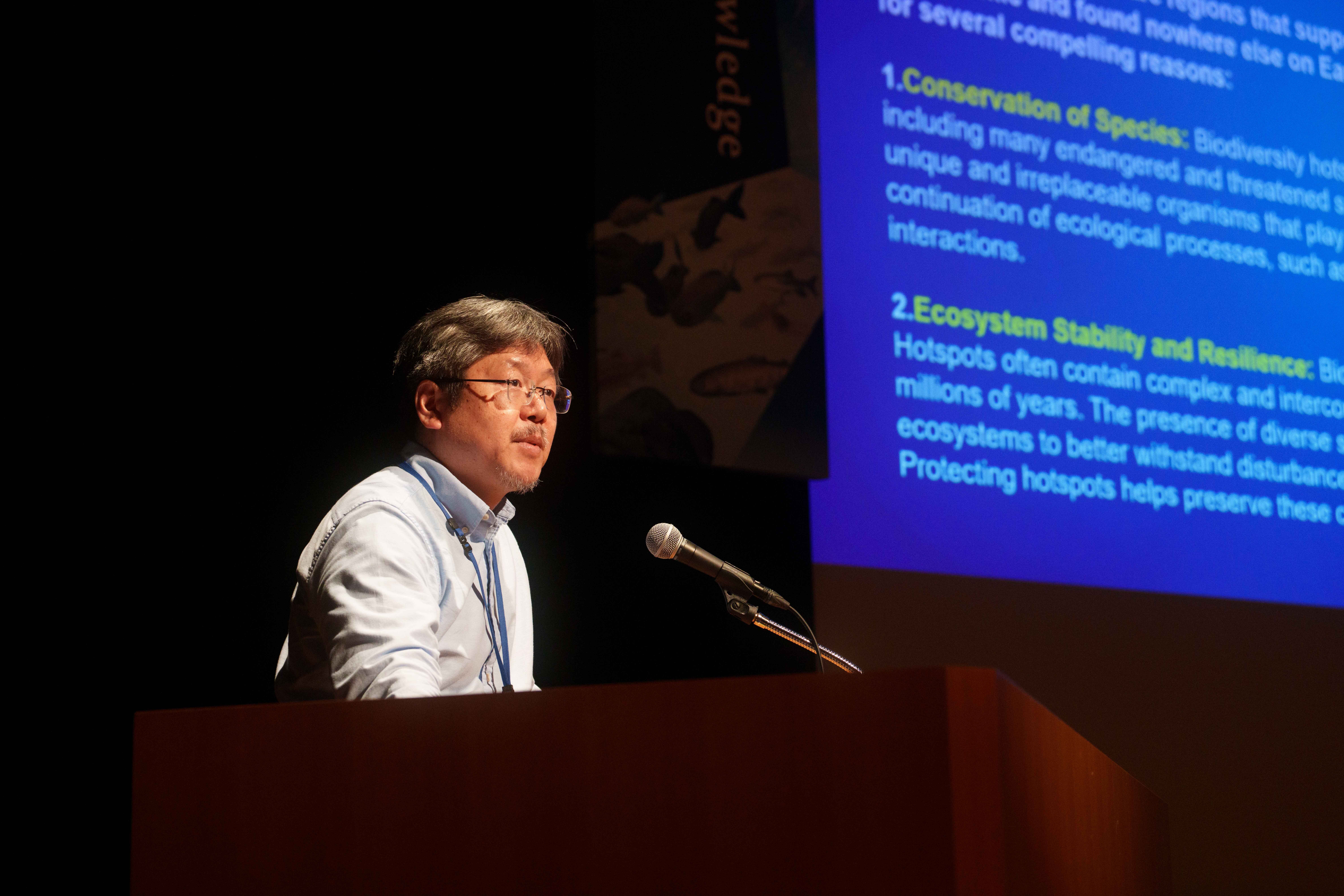 2023年5月17〜19日に行われた環境DNA国際会議で発表を行う荒木教授
