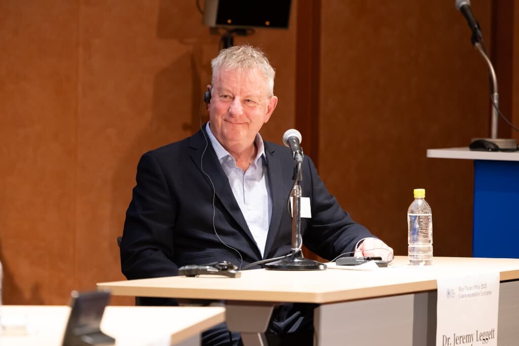 ジェレミー・レゲット博士