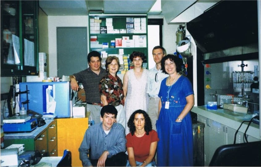 Dr. Birnbaum with students in her laboratory.